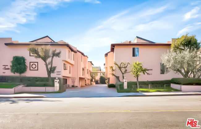 Building Photo - 5311 Coldwater Canyon Ave