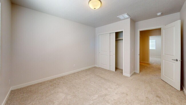 Building Photo - Fabulous 5-Bedroom Corner House with Large Yard
