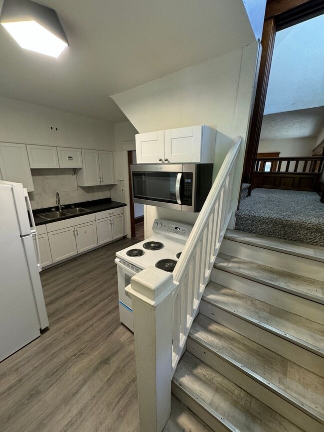 Building Photo - 769/771 Work Drive