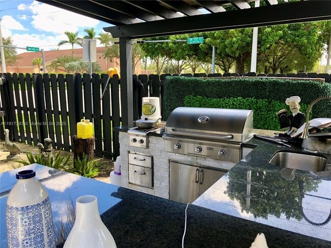 Building Photo - 14202 SW 111th Ln