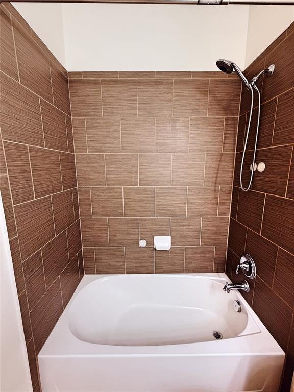 Building Photo - 3500 Esperanza Dr