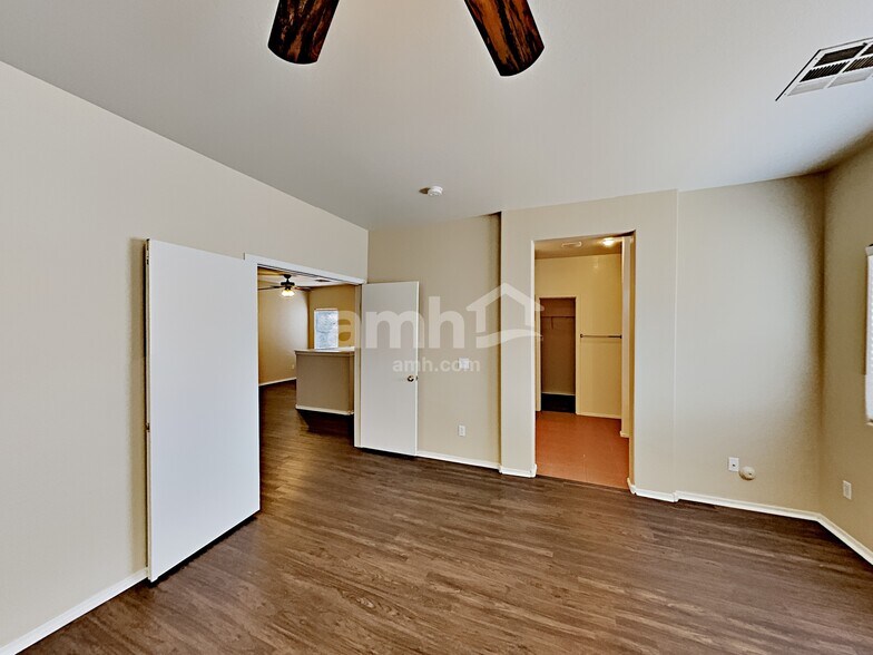 Building Photo - 15421 N 169th Ln