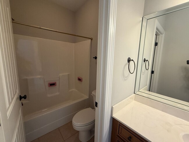 Building Photo - Well Maintained One Level Home in Gardens at Gatewood