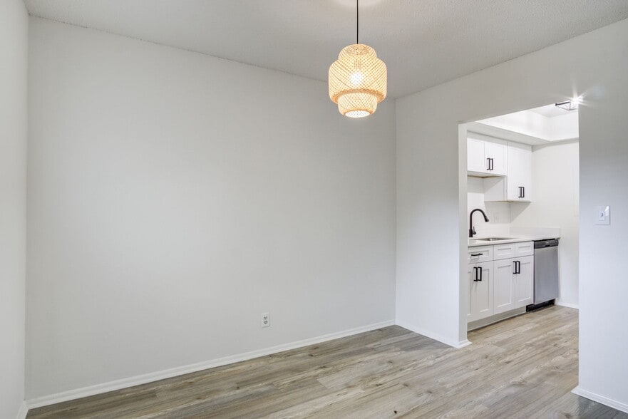 Building Photo - Palmetto Square