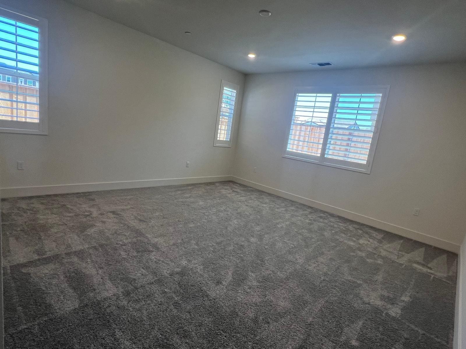 Building Photo - 5256 Ironwood Ave