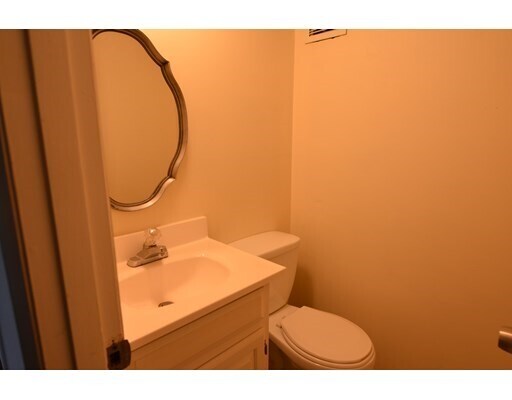 Building Photo - 38 Shrewsbury Green Dr