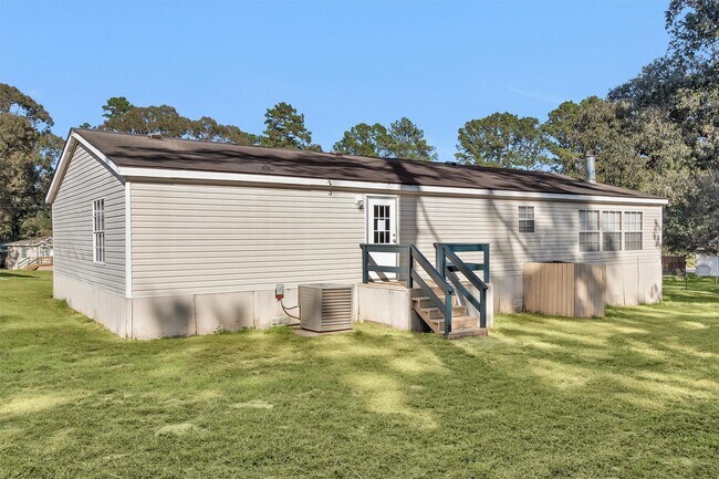 Building Photo - 11261 Rose Rd