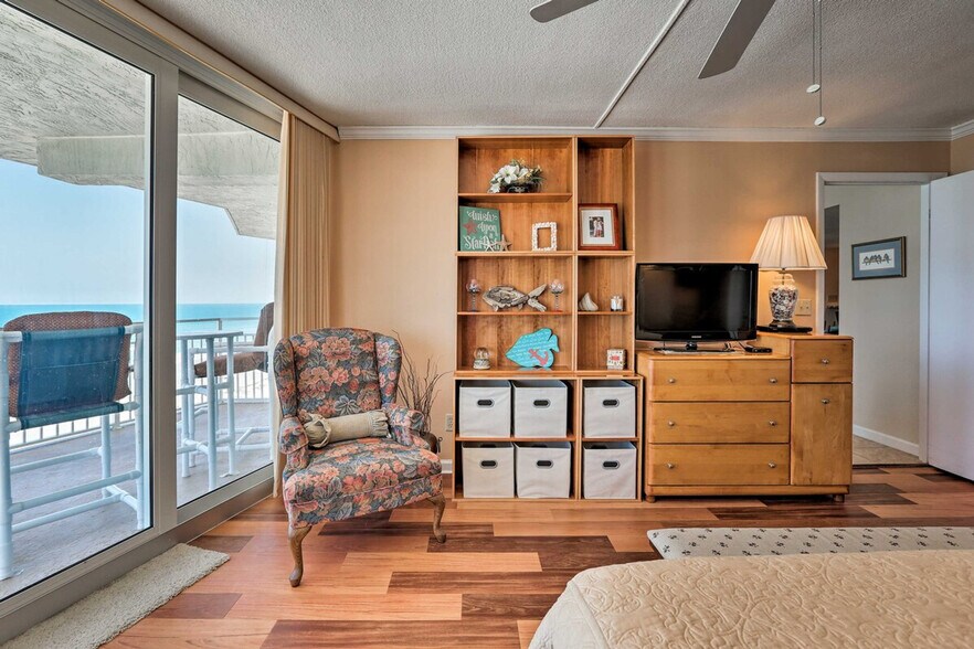 Building Photo - 3831 S Atlantic Ave