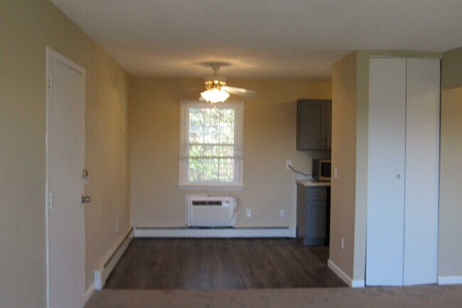 Building Photo - 37 Alpine Dr
