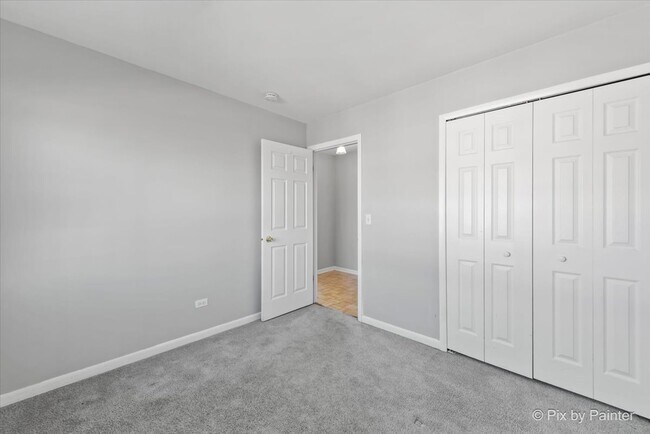 Building Photo - 5815 Wilshire Ct