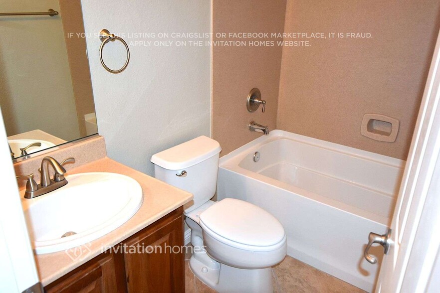 Building Photo - 8124 Chimney Bluff St