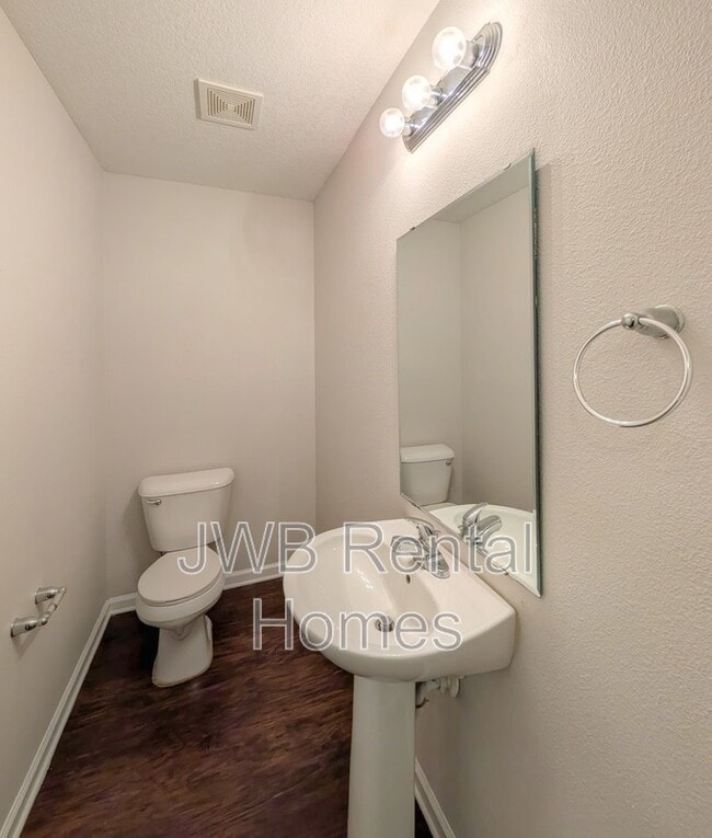 Building Photo - 8401 McGirts Village Ln