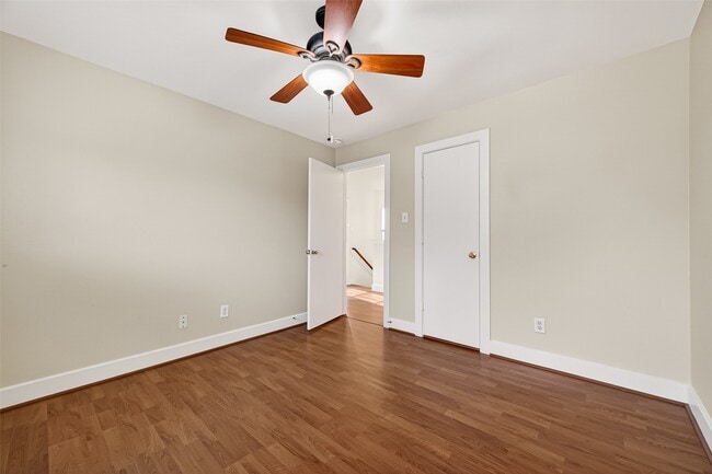 Building Photo - 6247 Settlers Lake Cir E