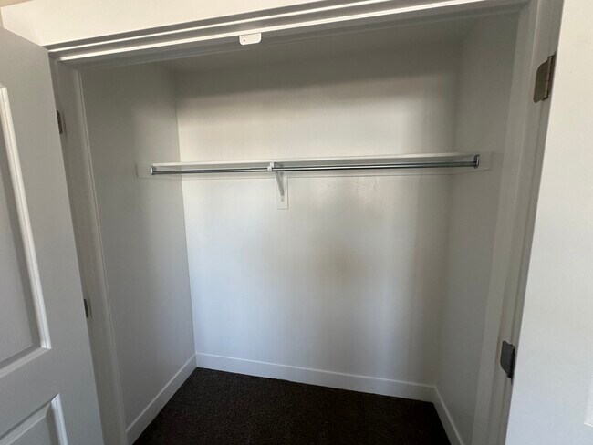 Building Photo - 1607 Stark Dr