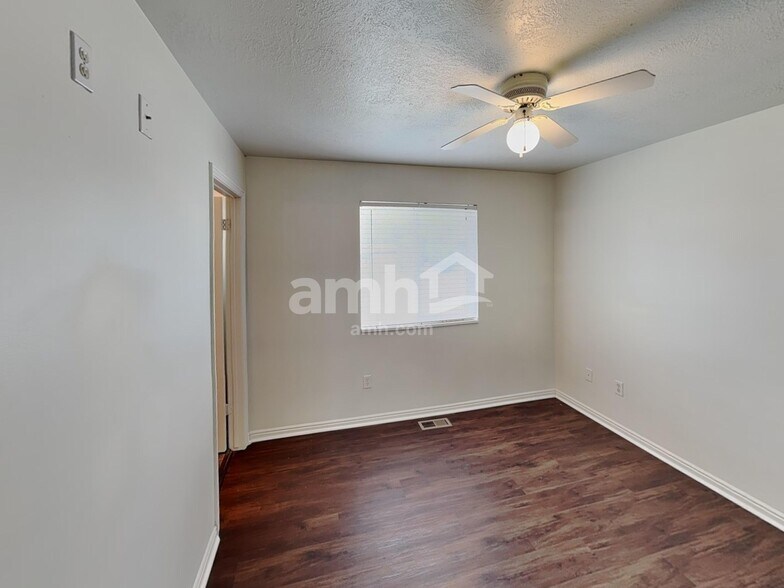 Building Photo - 1666 W 9685 S