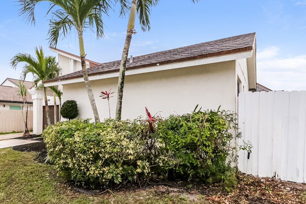 Building Photo - 11416 Whisper Sound Dr