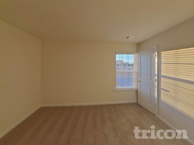 Building Photo - 110 Avondale Blvd SE