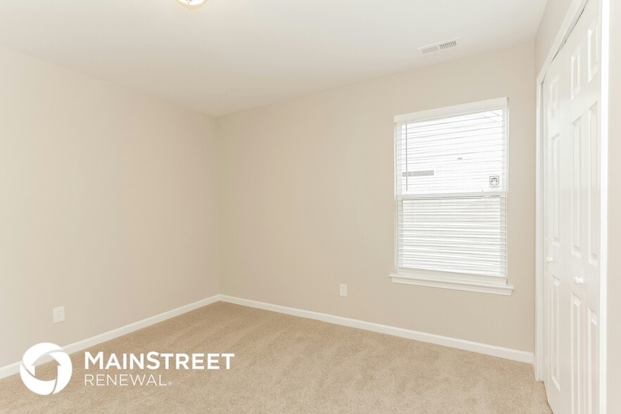 Building Photo - 6817 Goldenwillow Dr