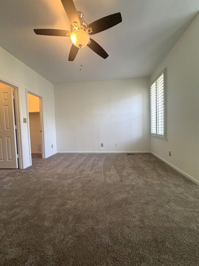 Building Photo - 3BR/1.5BA Historic Townhouse in the Heart of Shaw with Parking