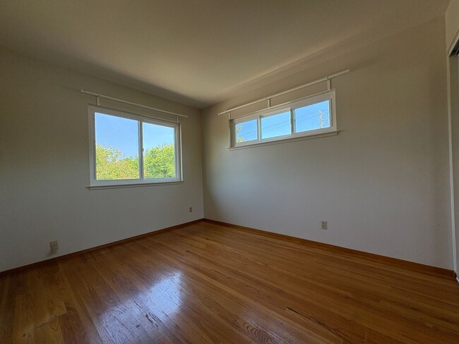 Building Photo - Charming Palo Alto Home with Beautiful Lan...