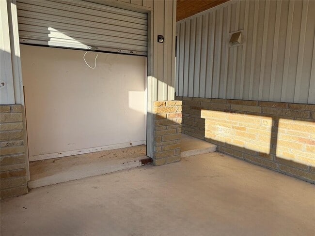 Building Photo - 416 Starlight Vlg Lp