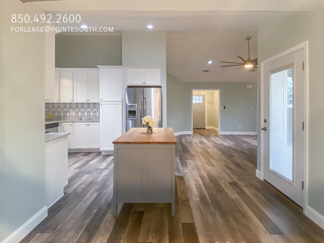Building Photo - 5990 W Bay Point Dr