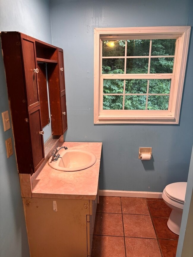 Building Photo - Private Country Cabin for Rent