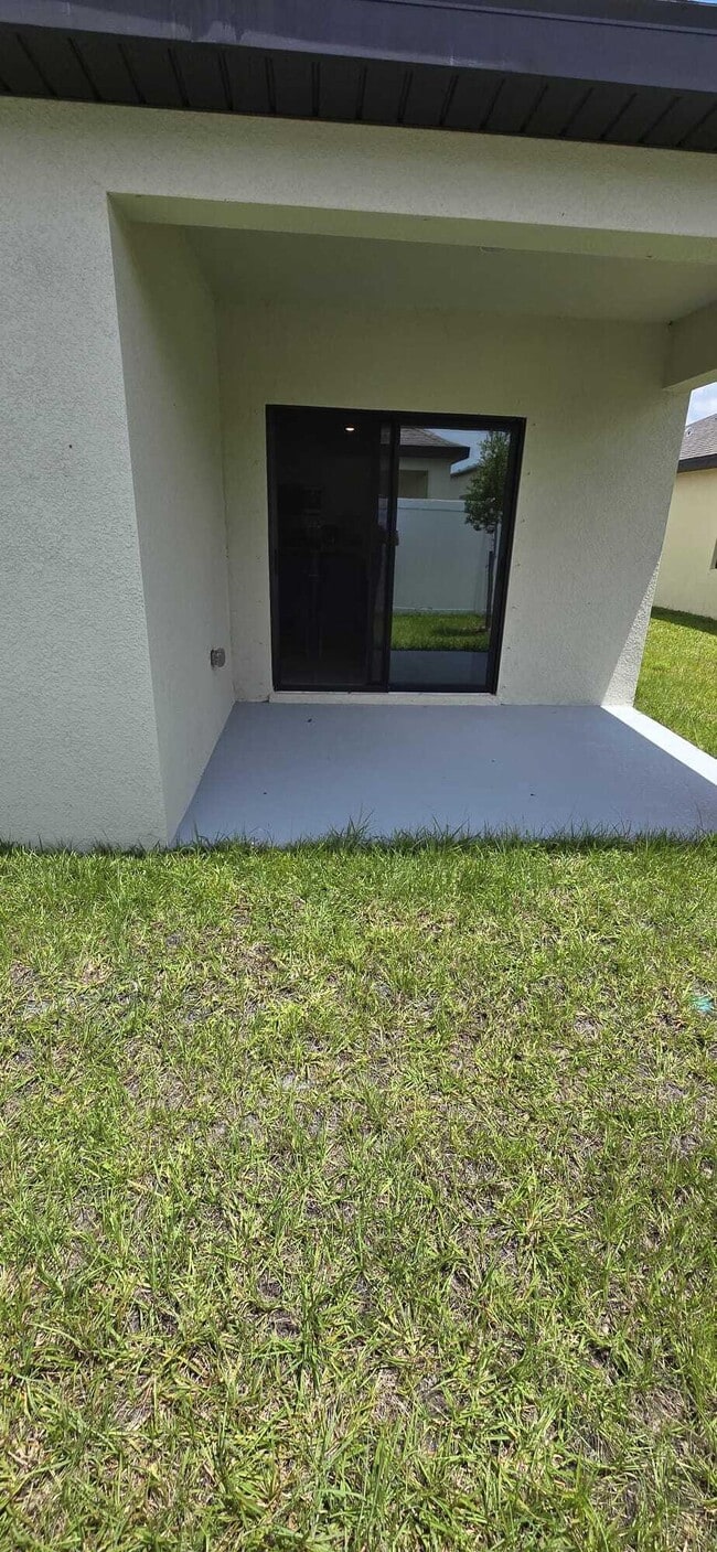 Building Photo - 528 Seafoam Cir