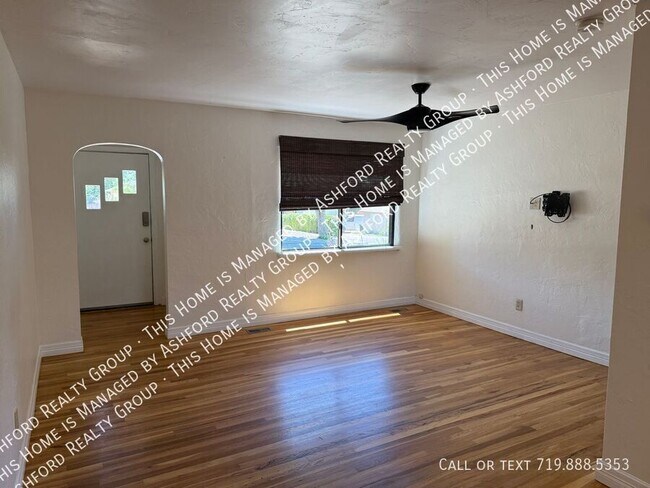 Building Photo - 1220 E San Rafael St