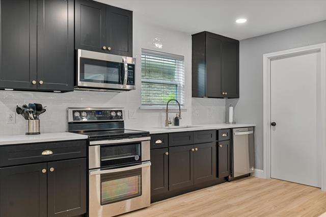 Building Photo - 2833 Meadowbrook Dr
