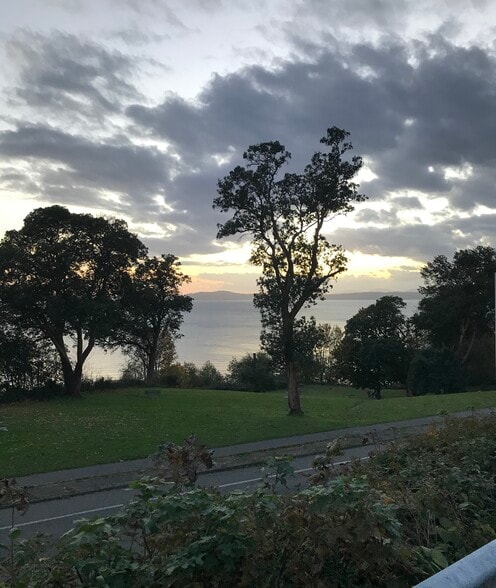 End your day with a sunset like this in the neighborhood - 2200 Thorndyke Ave W