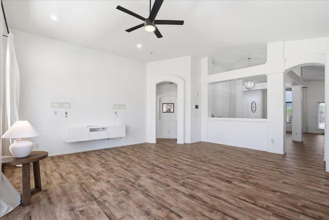 Building Photo - 4414 E Villa Rita Dr