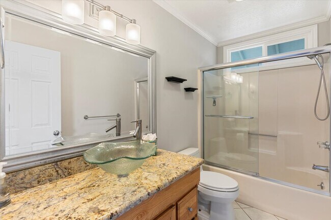 Building Photo - 460 Polulani Dr