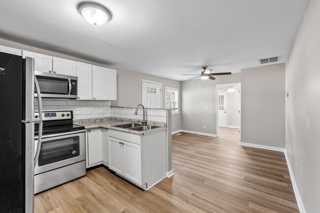 Building Photo - 4B Mims Ave