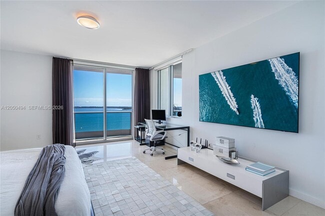 Building Photo - 1331 Brickell Bay Dr