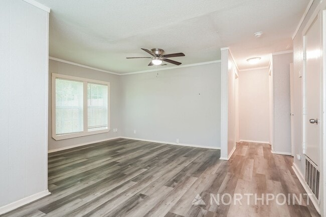 Building Photo - 2 BR/1BA | Newly Renovated Single Family Home |  Gated backyard