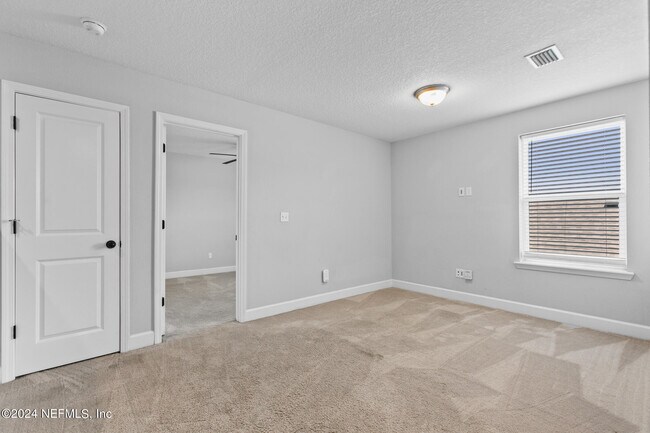 Building Photo - 213 Foxcross Ave