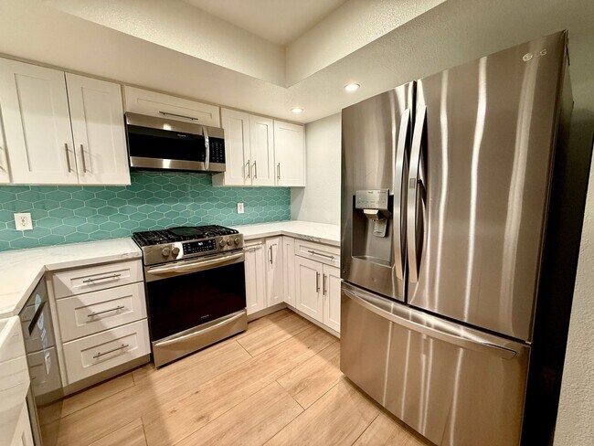 Building Photo - Riviera Gardens - LONG TERM - Unfurnished 2BR