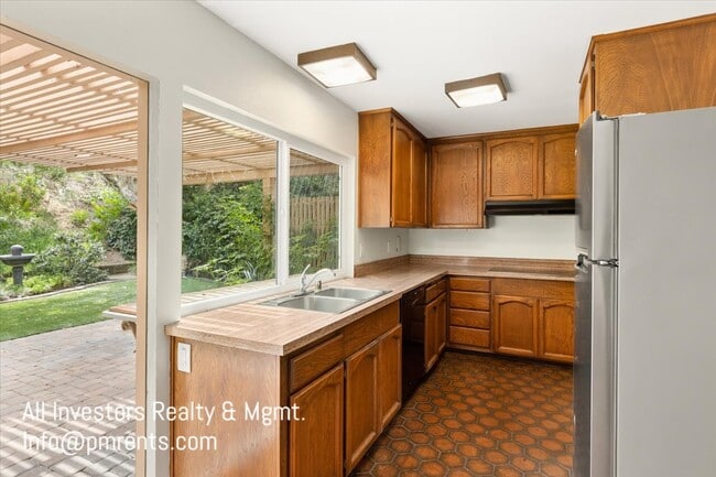 Building Photo - 4219 Avati Dr