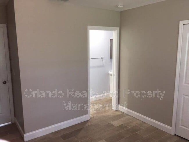 Building Photo - 2111 Biscayne Dr