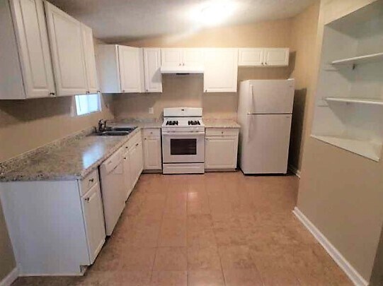 Building Photo - 2990 Forestside Ln