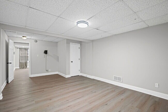 Building Photo - 815 Sudbury Rd NE