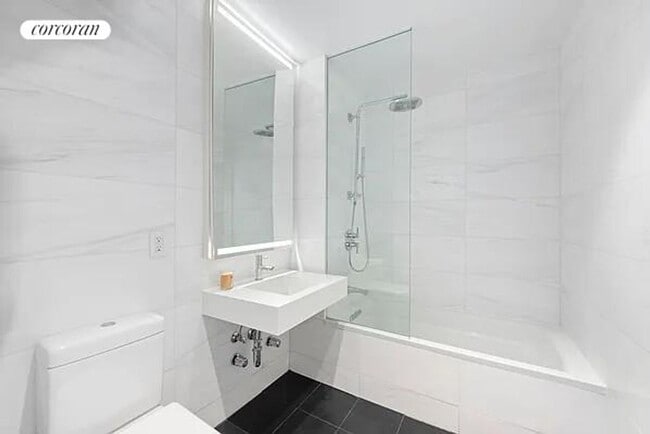 Building Photo - 255 Bowery