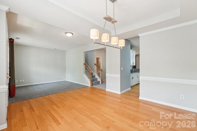 Building Photo - 14417 Laurel Tree Ln