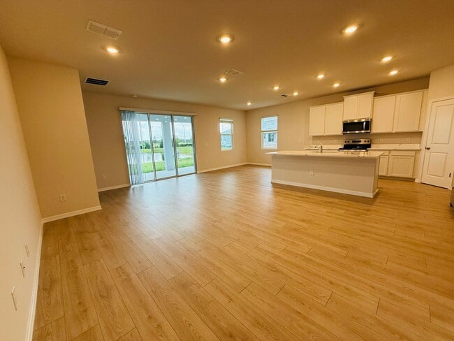 Building Photo - New build -  Be the 1st to move into this 4 bedroom home in Parish!
