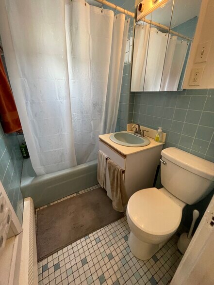 Building Photo - 322 Summit Ave