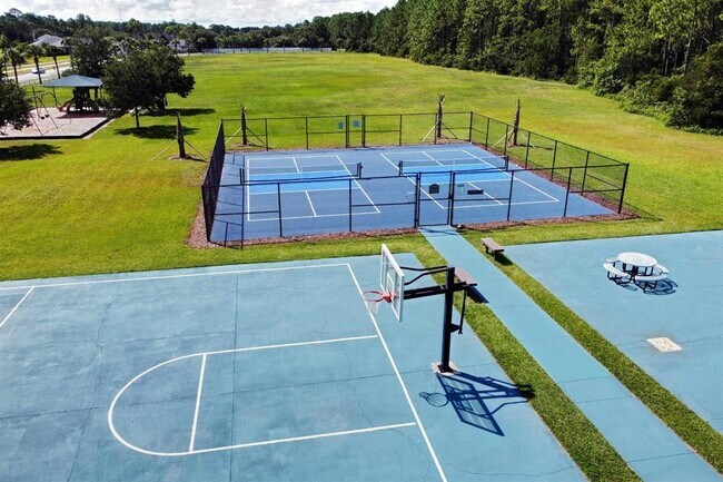 Building Photo - 520 Florida Club Blvd