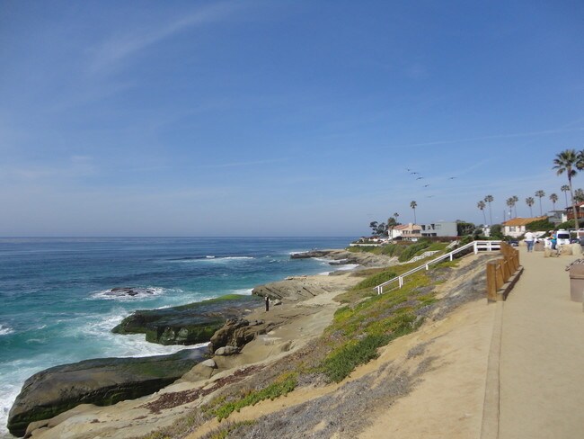 Building Photo - The Perfect 2 BR for Beach Lovers! Only 1 ...