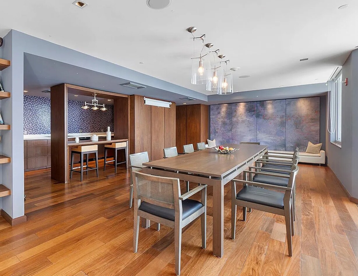 Building Photo - 325 S Biscayne Blvd