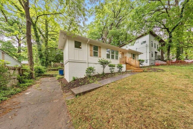Building Photo - 1346 Wichita Dr SW